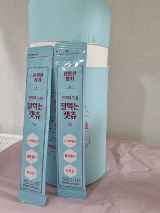 페페로니 잘 먹는 캣츄 - 원양선 참치 24개입 — 5점을 준 리뷰어가 2021년 10월 올린 사용 사진