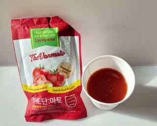 제이제이바이오 더단마토 프리미엄주스 100ml 30팩입 - 무설탕 스테비아 토마토즙 — 4점을 준 리뷰어가 2021년 12월 올린 사용 사진