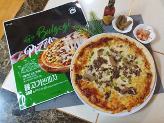 [푸딩팩토리] 10인치 씬피자 3종 택2_베샤멜 고르곤졸라/불고기/고르곤졸라 — 5점을 준 리뷰어가 2022년 5월 올린 사용 사진