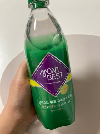 몽베스트 Montbest with Sparkling water Lime20병 — 5점을 준 리뷰어가 2021년 10월 올린 사용 사진