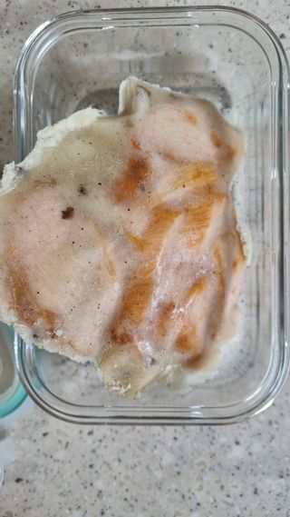 굽네몰 [굽네] 소스가 맛있는 닭가슴살 슬라이스 4종 — 5점을 준 리뷰어가 2021년 11월 올린 사용 사진