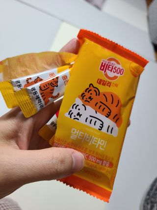 광동생활건강 프리 [광동] VB와 VC를 함유한 멀티 비타민 비타 500 데일리 스틱 180포 — 5점을 준 리뷰어가 2022년 5월 올린 사용 사진