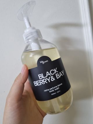 빅그린 니치 퍼퓸 바이옴바디워시 500ml(상탈, 블랙베리&베이, 블랑쉐 3종 중 택1) — 5점을 준 리뷰어가 2022년 12월 올린 사용 사진