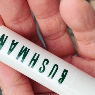 부쉬맨 비건 립밤 4g — 5점을 준 리뷰어가 2023년 4월 올린 사용 사진