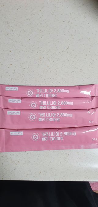 주식회사 얼굴반쪽 [얼굴반쪽 가르시니아 2,800mg] x 14포 1주 젤리 다이어트 보조제 체지방감소 — 5점을 준 리뷰어가 2021년 12월 올린 사용 사진