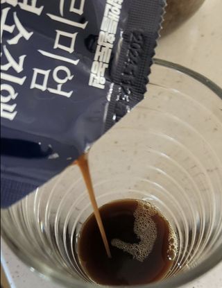 참앤들황토농원 국내산 흑염소를 정성스럽게 담은, 프리미엄 흑염소 진액 70ml x 30포 1박스 — 5점을 준 리뷰어가 2023년 1월 올린 사용 사진