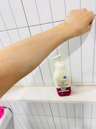 카프리나 산양밀크 모이스춰라이징 바디로션 350ml(오리지널향) — 5점을 준 리뷰어가 2023년 4월 올린 사용 사진