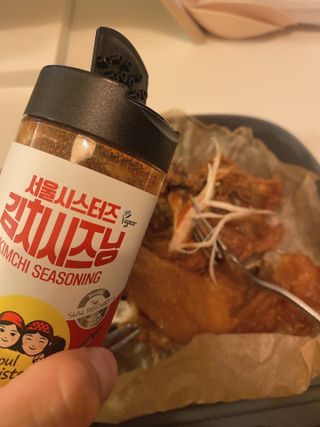[서울시스터즈] 김치시즈닝 국내 최초 뿌려먹는 김치파우더 100g 1개+ 신제품 김치스낵 90g 2개 — 4.5점을 준 리뷰어가 2021년 8월 올린 사용 사진