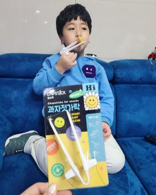 칩스틱 과자젓가락 게이밍젓가락 2ea / KC인증 식품용 — 5점을 준 리뷰어가 2021년 10월 올린 사용 사진