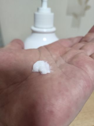 [닥터문] 프리미엄 알로에베라 선크림 500ml — 5점을 준 리뷰어가 2022년 7월 올린 사용 사진