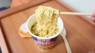 NISSIN 닛신 컵누들  4종 - 씨푸드오리지날, 씨푸드 스파이시, 씨푸드 커리, 씨푸드 XO소스 — 5점을 준 리뷰어가 2022년 4월 올린 사용 사진
