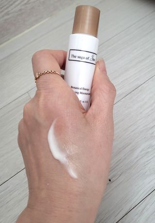 더사가오브수 [사가수] 효혜윤 보태니컬 에너지 에센스인로션 20ml /아이포올 스틱 3g — 5점을 준 리뷰어가 2023년 2월 올린 사용 사진