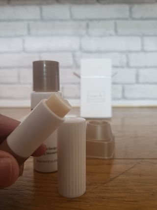 더사가오브수 [사가수] 효혜윤 보태니컬 에너지 에센스인로션 20ml /아이포올 스틱 3g — 5점을 준 리뷰어가 2023년 2월 올린 사용 사진