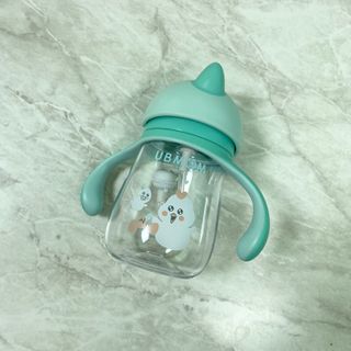 유비맘 트라이탄 코니빨대컵_컬러 랜덤 발송 — 4점을 준 리뷰어가 2021년 2월 올린 사용 사진