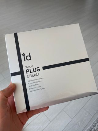아이디플라코스메틱 아이디 브이로직 플러스 크림 15ml X 4EA — 5점을 준 리뷰어가 2022년 1월 올린 사용 사진