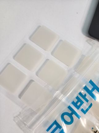 [큐어반H 커팅] 간편하게 떼서 쓰는 자외선차단 습윤밴드 (1팩/30매입) — 5점을 준 리뷰어가 2022년 11월 올린 사용 사진