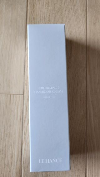 르핸스 퍼포밍 2 핸드&네일 비반트포렛/베티버포그 — 4점을 준 리뷰어가 2022년 12월 올린 사용 사진