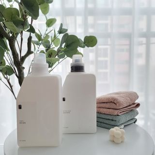 [생활공작소] 섬유유연제 + 세탁세제 1.5L 릴리향 — 5점을 준 리뷰어가 2021년 2월 올린 사용 사진