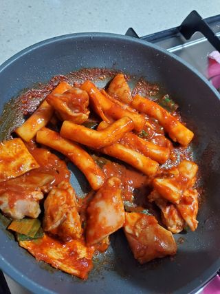한성기업 무볼레 닭떡볶이+해물떡볶이 2종 세트 — 4점을 준 리뷰어가 2021년 9월 올린 사용 사진