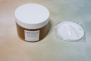스킨1004 [SKIN1004] 마다가스카르 센텔라 퀵 카밍 패드 70매 130ml — 5점을 준 리뷰어가 2024년 9월 올린 사용 사진