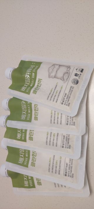 클린24시간  클린한끼 쉐이크 1세트 (5개) — 4점을 준 리뷰어가 2023년 5월 올린 사용 사진