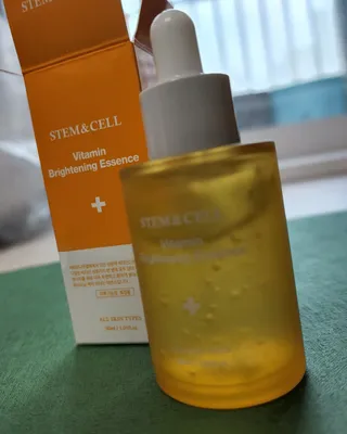 체르엠 스템앤셀 비타민 브라이트닝 에센스 30ml 1개 — 5점을 준 리뷰어가 2022년 4월 올린 사용 사진