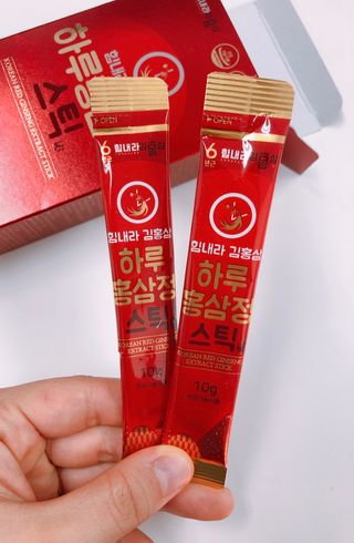 힘내라김홍삼 하루홍삼정스틱 10g x 10포 — 5점을 준 리뷰어가 2021년 3월 올린 사용 사진