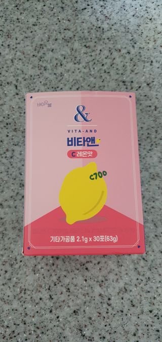 비타앤C 레몬맛, 망고맛 — 5점을 준 리뷰어가 2021년 5월 올린 사용 사진