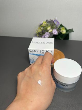 산수시 아쿠아 베네핏 24h 수부지 물광 속건조 수분크림 50ml — 5점을 준 리뷰어가 2021년 7월 올린 사용 사진