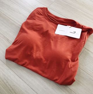 아르보노브라 아르보노 10color 데일리 반팔 노브라티 — 5점을 준 리뷰어가 2022년 5월 올린 사용 사진