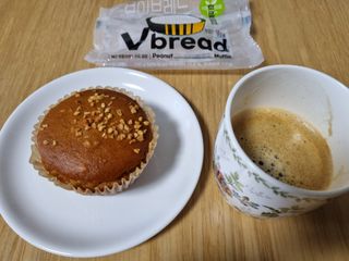 롯데제과 Vbread 포카치아식빵1개 + 미니식빵 1개 + 머핀 2개 세트 — 4점을 준 리뷰어가 2021년 9월 올린 사용 사진
