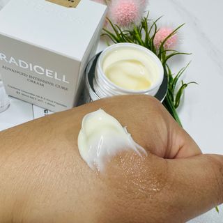 소담스퀘어 상암 라디셀 인텐시브 큐어 크림 50ml — 5점을 준 리뷰어가 2022년 11월 올린 사용 사진