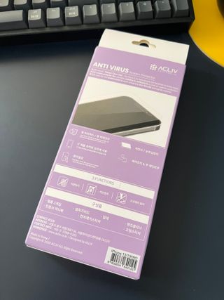 아클리브 Premium 항균 항바이러스 액정 보호필름(iPhone) — 5점을 준 리뷰어가 2022년 1월 올린 사용 사진