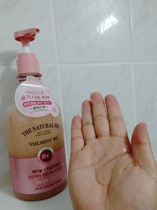 벨먼 내추럴스파 수분광채 스크럽 바디워시 600ml 5종 — 5점을 준 리뷰어가 2022년 5월 올린 사용 사진
