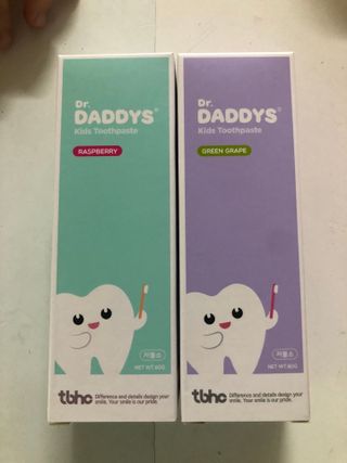 닥터데디스 안심저불소 키즈치약 (라즈베리, 청포도향 중 택 1) 60g +  여행용 미니 치약 15g — 5점을 준 리뷰어가 2022년 11월 올린 사용 사진