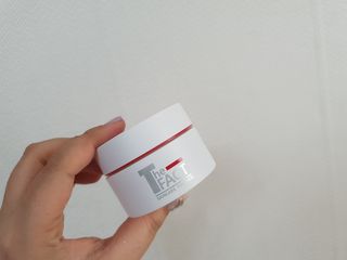 The Fact 더 팩트 내추럴 에스에프엔 에이틴 시니어 크림 — 5점을 준 리뷰어가 2021년 2월 올린 사용 사진