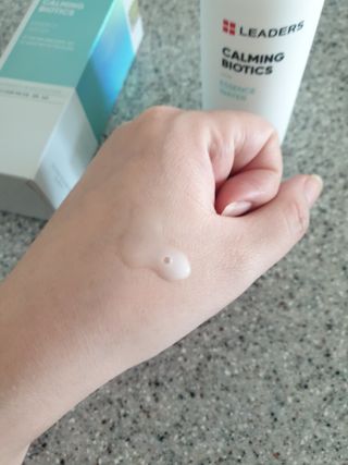 리더스코스메틱 리더스 카밍 바이오틱스 에센스 워터 — 5점을 준 리뷰어가 2022년 2월 올린 사용 사진