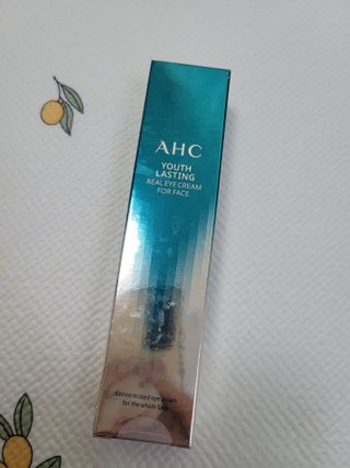 [NEW 탄력유턴 아이크림] AHC 유스 래스팅 리얼 아이크림 포 페이스 — 5점을 준 리뷰어가 2021년 2월 올린 사용 사진