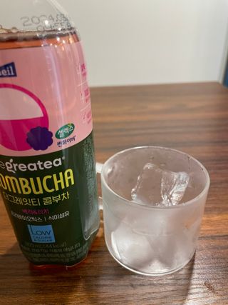 더그레잇티 콤부차 [매일유업] 더그레잇티 44kcal 콤부차 300ml *12개입 (오리지널 6개+베리리치 6개) — 4.5점을 준 리뷰어가 2023년 7월 올린 사용 사진
