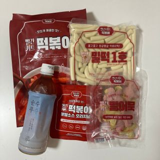 빨간키트 떡볶이 밀키트 2~3인분 매운맛 국물 떡볶이 만들기 쉬운 황금 레시피 분말 소스로 간편한 요리 — 5점을 준 리뷰어가 2021년 8월 올린 사용 사진