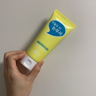 IO 아이오 오늘도 넌 눈부셔 - 데일리 스크럽 클렌징폼 — 3.5점을 준 리뷰어가 2021년 2월 올린 사용 사진