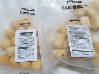 Dog&Ball 독앤볼 [Dog&Ball] 미니찹쌀볼도그 찹쌀치즈볼 — 5점을 준 리뷰어가 2021년 8월 올린 사용 사진
