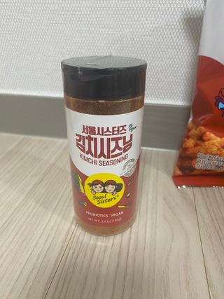 [서울시스터즈] 김치시즈닝 국내 최초 뿌려먹는 김치파우더 100g 1개+ 신제품 김치스낵 90g 2개 — 4점을 준 리뷰어가 2021년 8월 올린 사용 사진