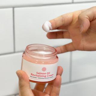 아이앤립 / EYENLIP 아이앤립 연어오일 리바이탈라이징 토너+앰플+크림 3종 세트 — 5점을 준 리뷰어가 2021년 5월 올린 사용 사진