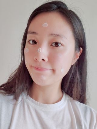 바르셀 톤업 무기자차 자외선차단제 순한 선크림 인텐시브 선 젠 50ml — 5점을 준 리뷰어가 2021년 11월 올린 사용 사진