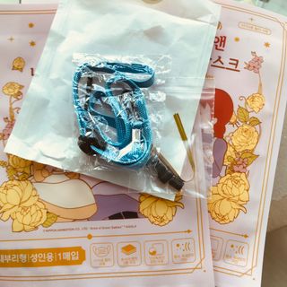 [숨그림]  덴탈마스크 짱구 우리아이 그리고 내가 쓰는 믿을수있는 케릭터 마스크  16종 — 5점을 준 리뷰어가 2021년 11월 올린 사용 사진