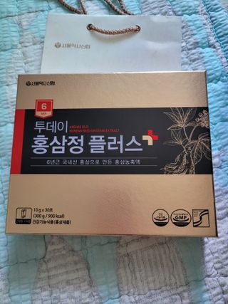 서울약사신협_투데이홍삼정플러스스틱_10g x 30포 — 5점을 준 리뷰어가 2021년 6월 올린 사용 사진