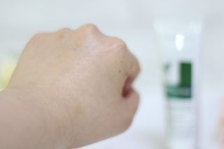 랑벨 랑바이오 블랙 시카 크림 50ml(블랙비 프로폴리스, 시카 4종, 판테놀 10 함유) — 5점을 준 리뷰어가 2022년 4월 올린 사용 사진