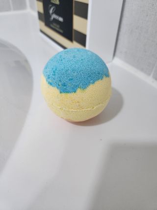 소담스퀘어 상암 Evreryday Bath Bomb Day7(에브리데이 배쓰밤 데이7) / 7종 중 2종 랜덤발송 — 5점을 준 리뷰어가 2022년 11월 올린 사용 사진