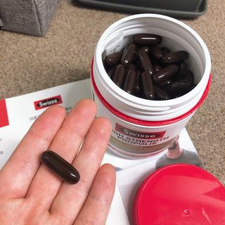 Swisse 스위스 고함량 프로폴리스 2,000mg 210정 — 5점을 준 리뷰어가 2021년 3월 올린 사용 사진
